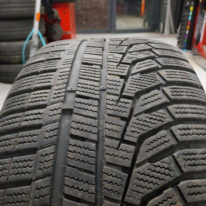 Opony Zimowe Hankook 245/40R19 98V