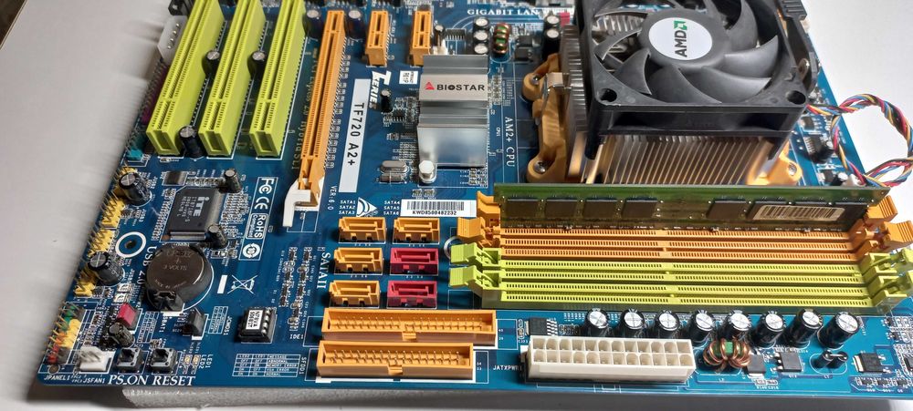 Biostar TF720 A2+ Athlon II X2 240 + кулер+1Gb