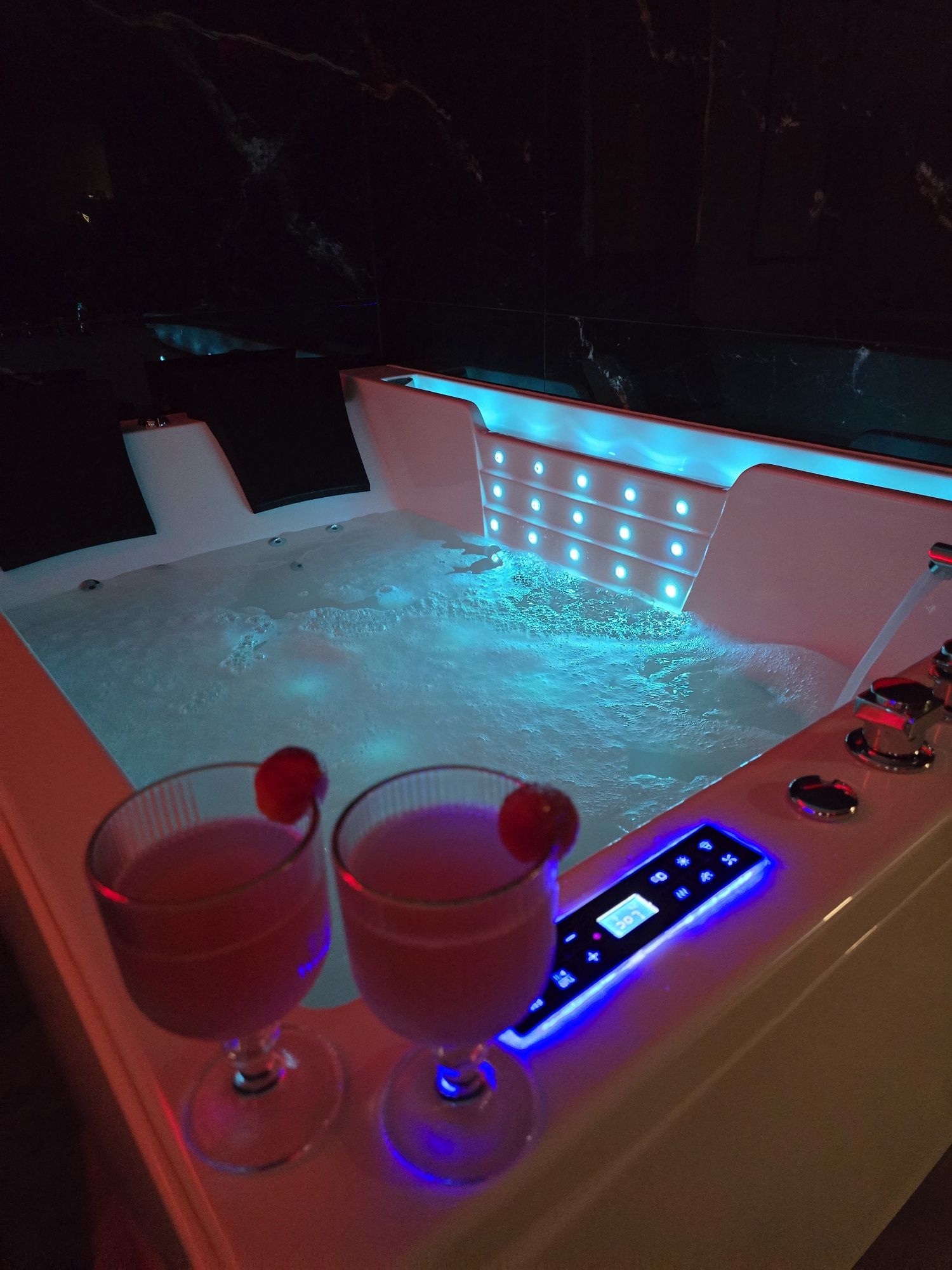 Apartament z jacuzzi nad Motławą