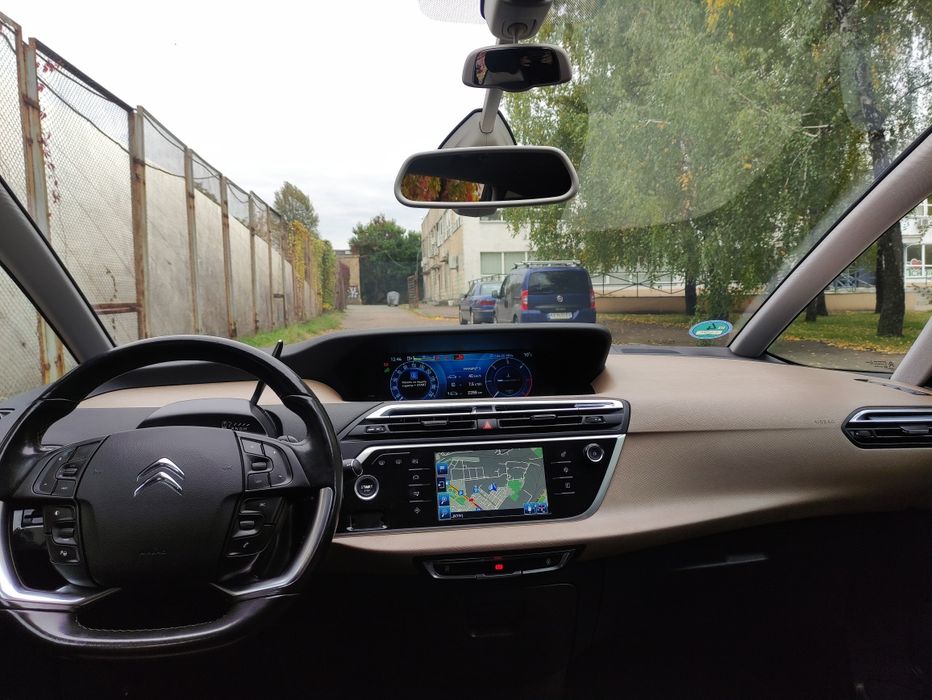 Автомобіль Сітроєн С4 гранд Пікассо