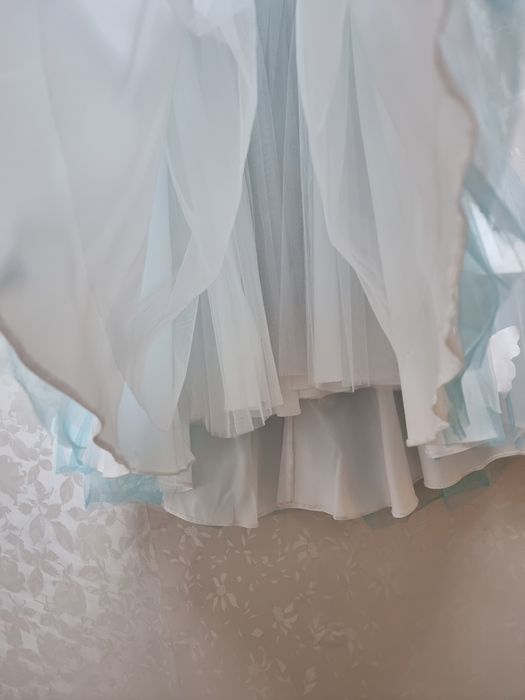 Платье для девочки пышное на 7-8-9 лет