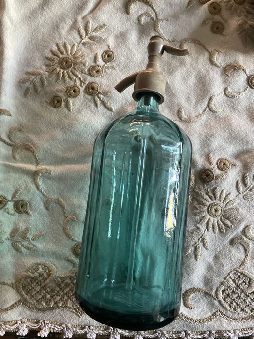 Syfon z koloriwego szkla.