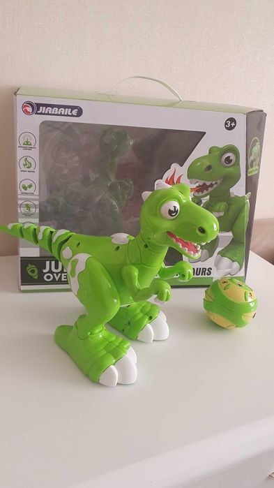 Інтерактивний динозавр пускає пар