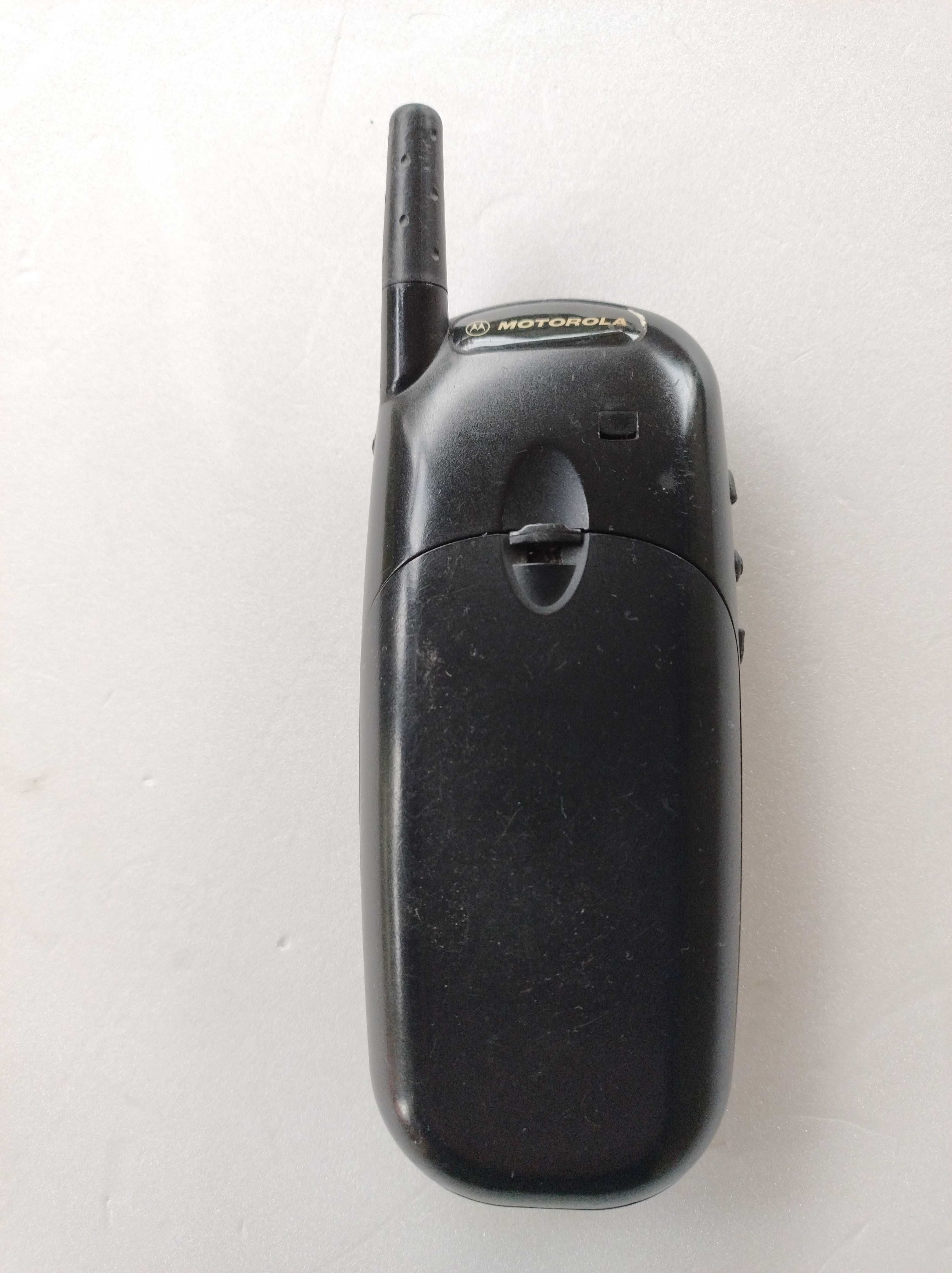Motorola cd 930 z ładowarką.