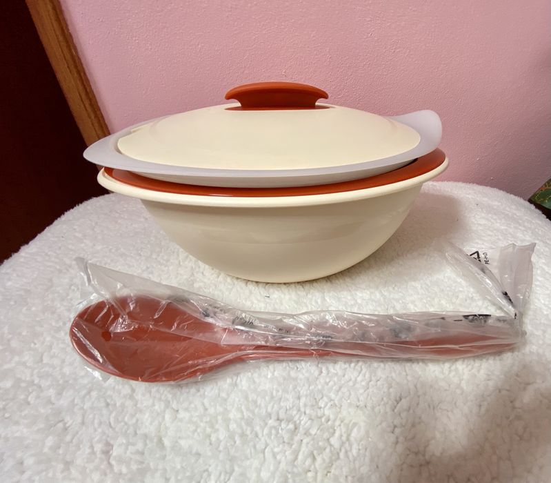 Conj. 2 Travessas com tampa + colher | Tupperware (novas)