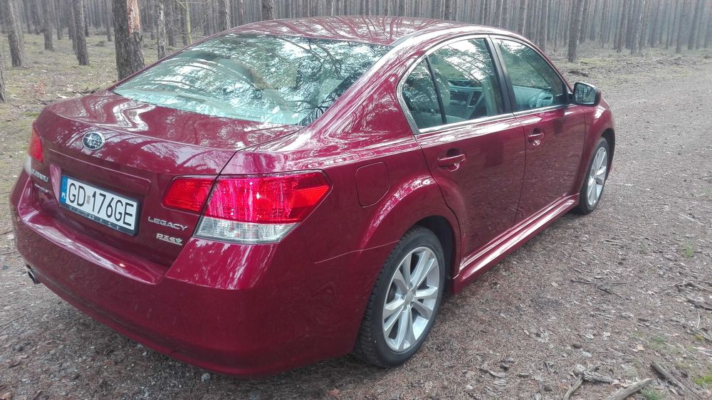 subaru legacy 2.5  2012/2013  nowy gaz jasne wnętrze,drugi właściciel