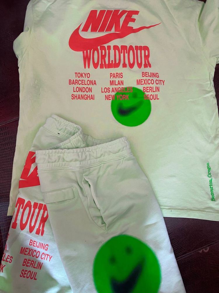 Шорты и футболка Nike Green NSW World Tour