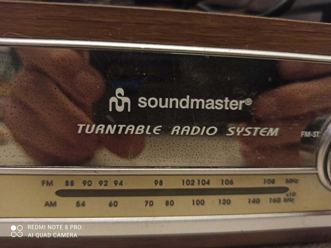 Gramofon z radio Soundmaster vintage