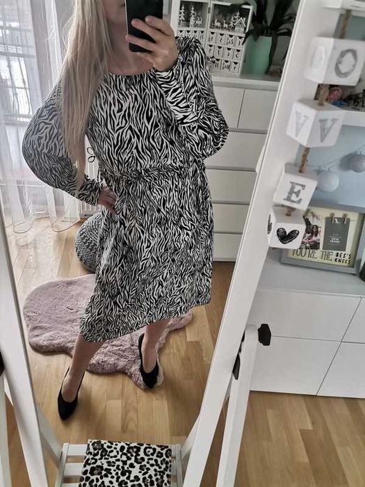 Zebrowa sukienka Vila XXL