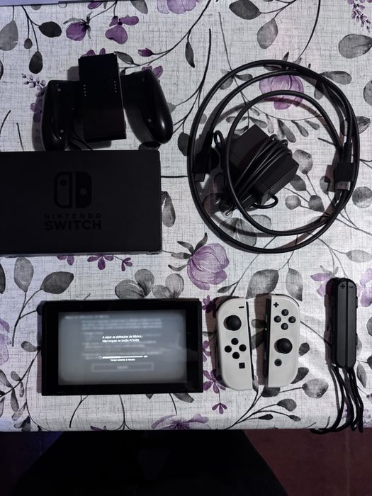 Nintendo Switch (2018)