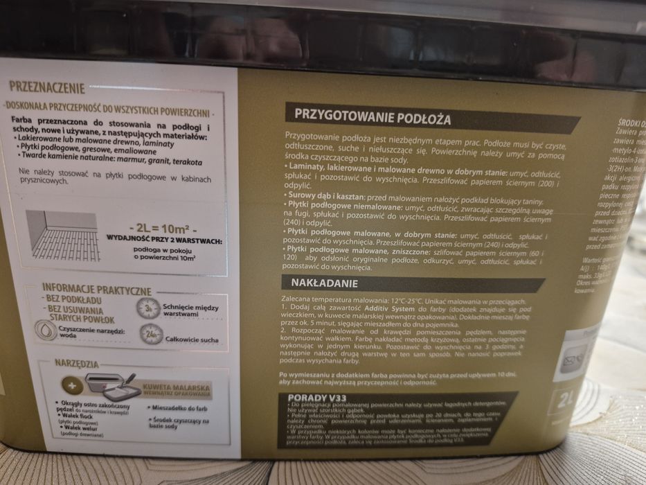 Farba,  renowacja podłogi