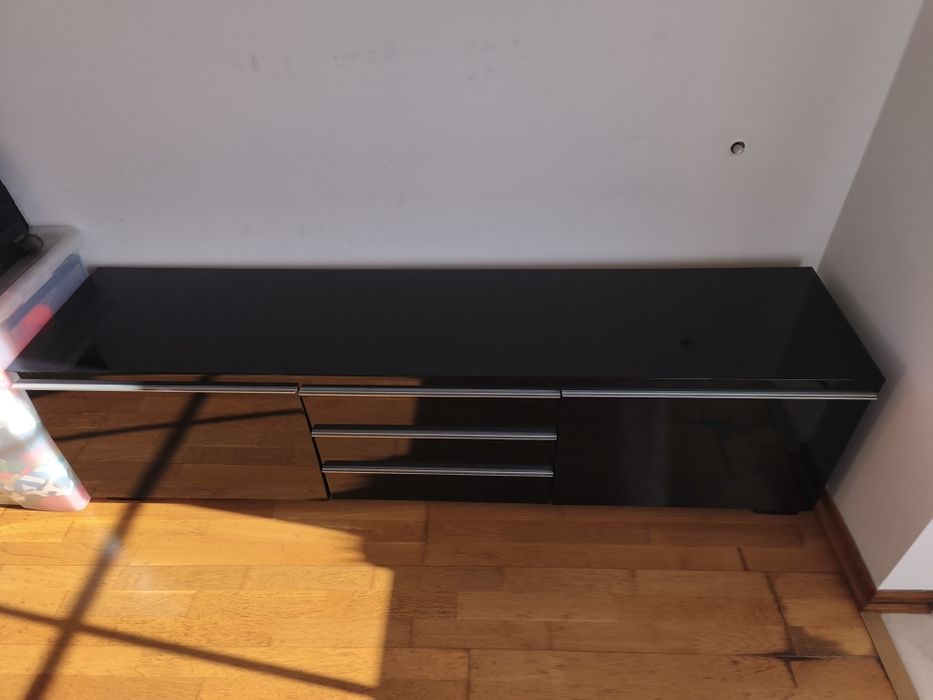Móvel preto lacado