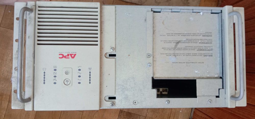Безперебойник APC Smart-UPS 1400 XL 5U 230V,