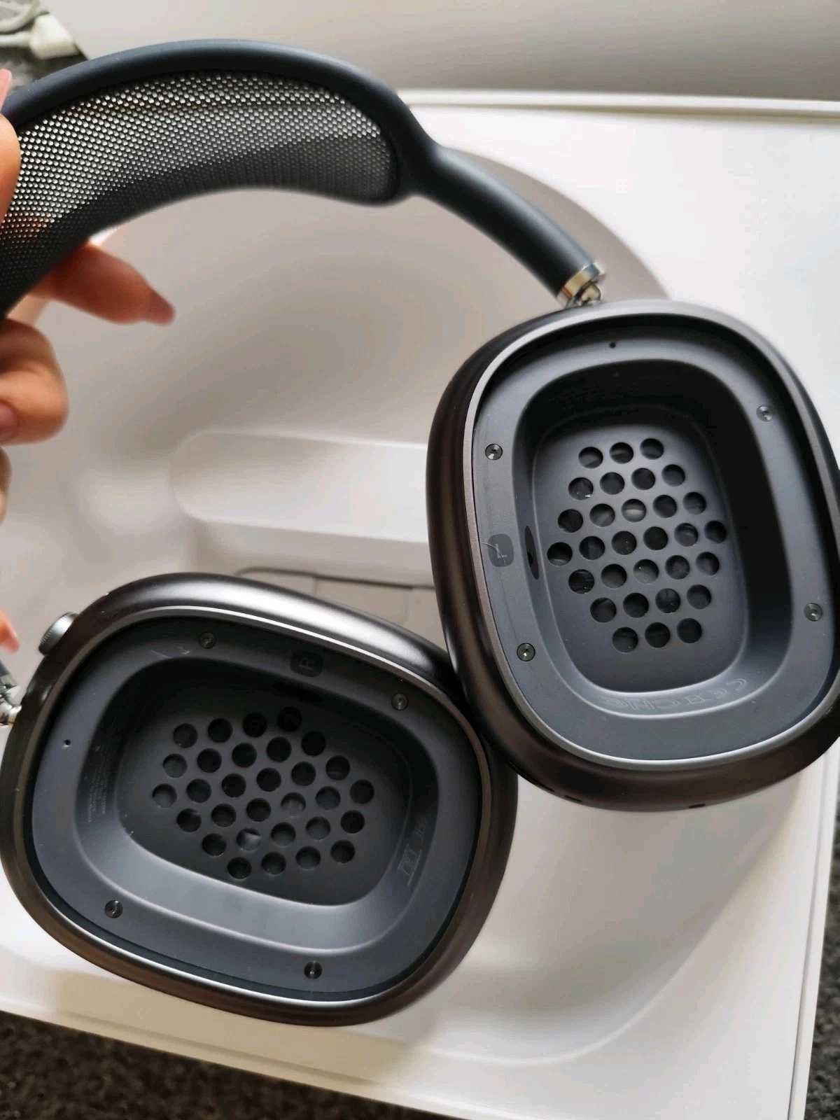 Apple AirPods MAX