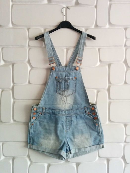 Jeansowe krótkie spodenki - ogrodniczki - dżinsowe szorty z szelkami