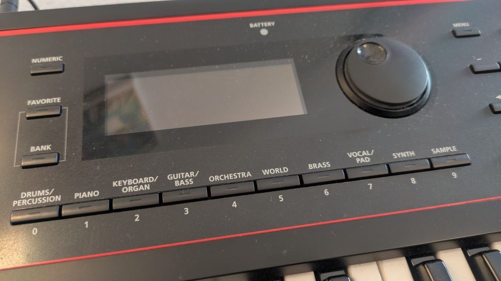 Roland Juno-DS 61 arranger sampler keyboard