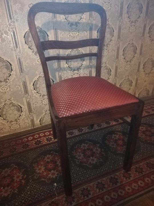 Sprzedam 2 szt Krzesła PRL