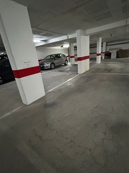 Alugo dois lugares de estacionamento em garagem em albufeira