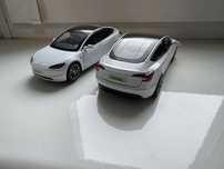Моделька Tesla Model 3