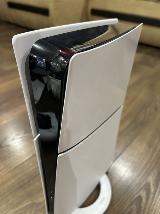 PlayStation 5 Slim (1TB) Digital Edition