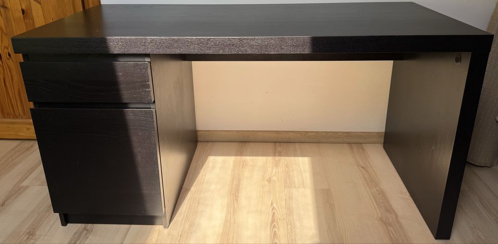Biurko Ikea Malm czarnobrąz 140x65