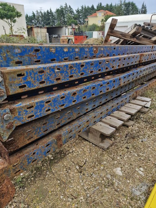 Estantes de arrumação baratas para desocupar