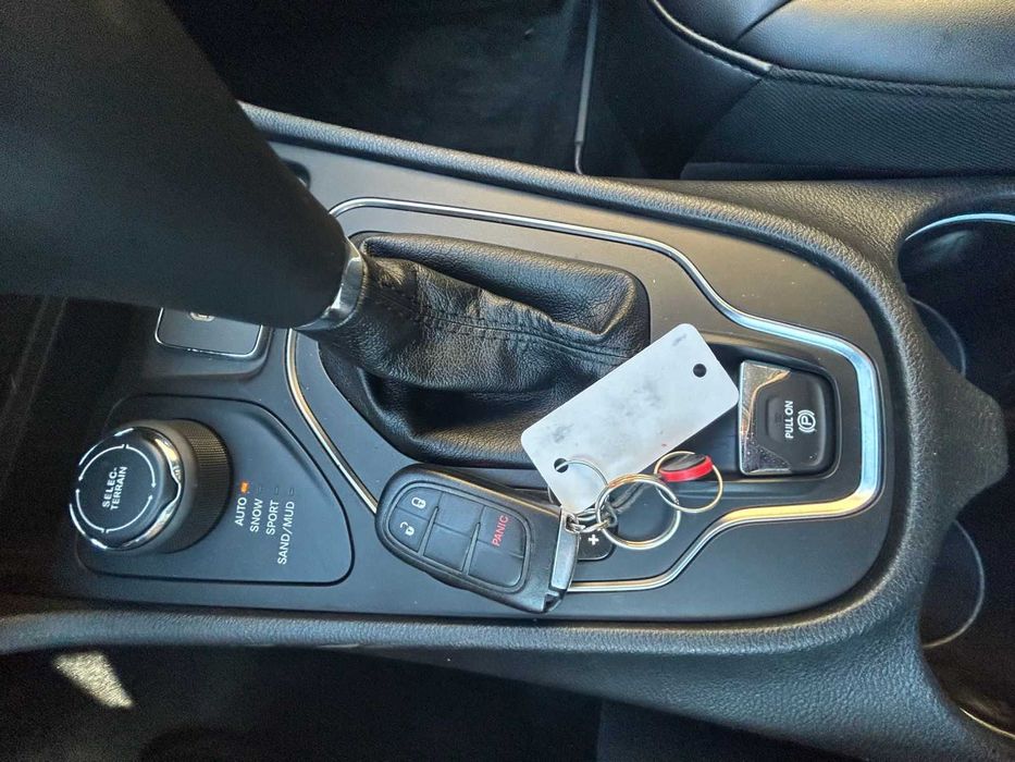 Jeep Cherokee Latitude Plus 2020 року