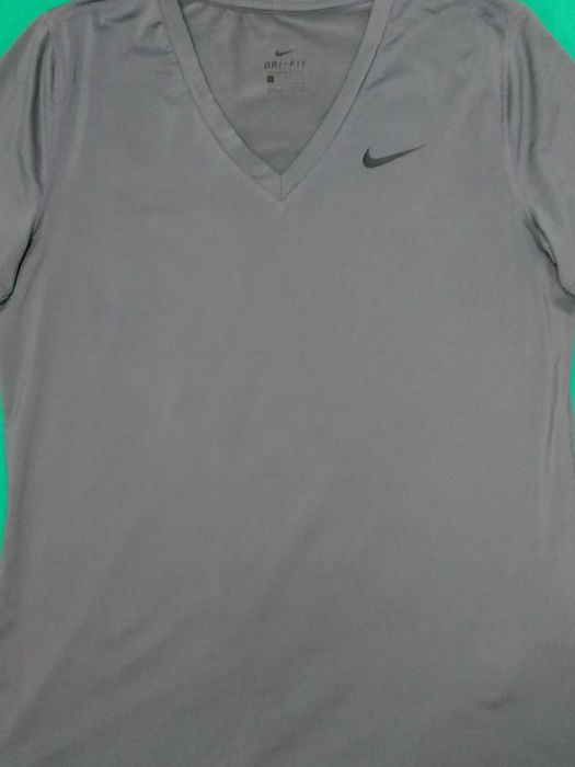 Футболка спортивна жіноча Nike