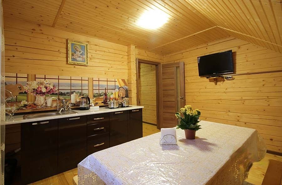 Відпочинок в Яблуниці біля Буковеля  з видом на Говерлу і Петрос