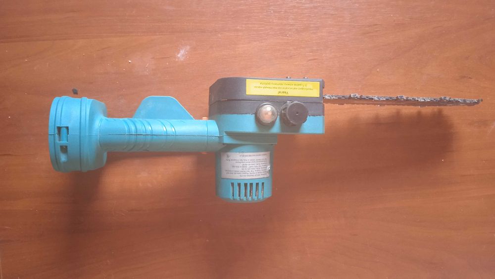 Акумуляторна ланцюгова пила Sturmax CCM9902CR 20В