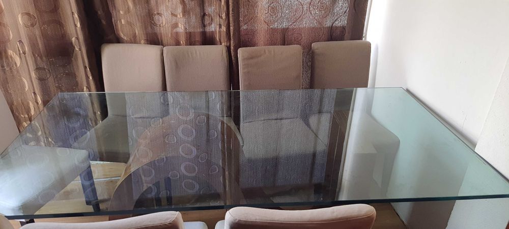 Mesa de 2 cm,em vidro sem as cadeiras