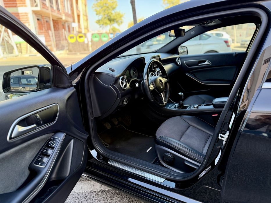 Mercedes-Benz A180 D Urban - Janeiro de 2015