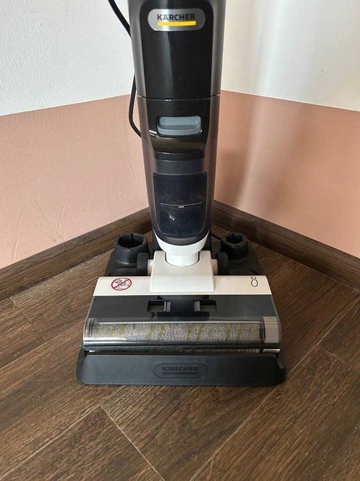 Пилосос ручний миючий Karcher