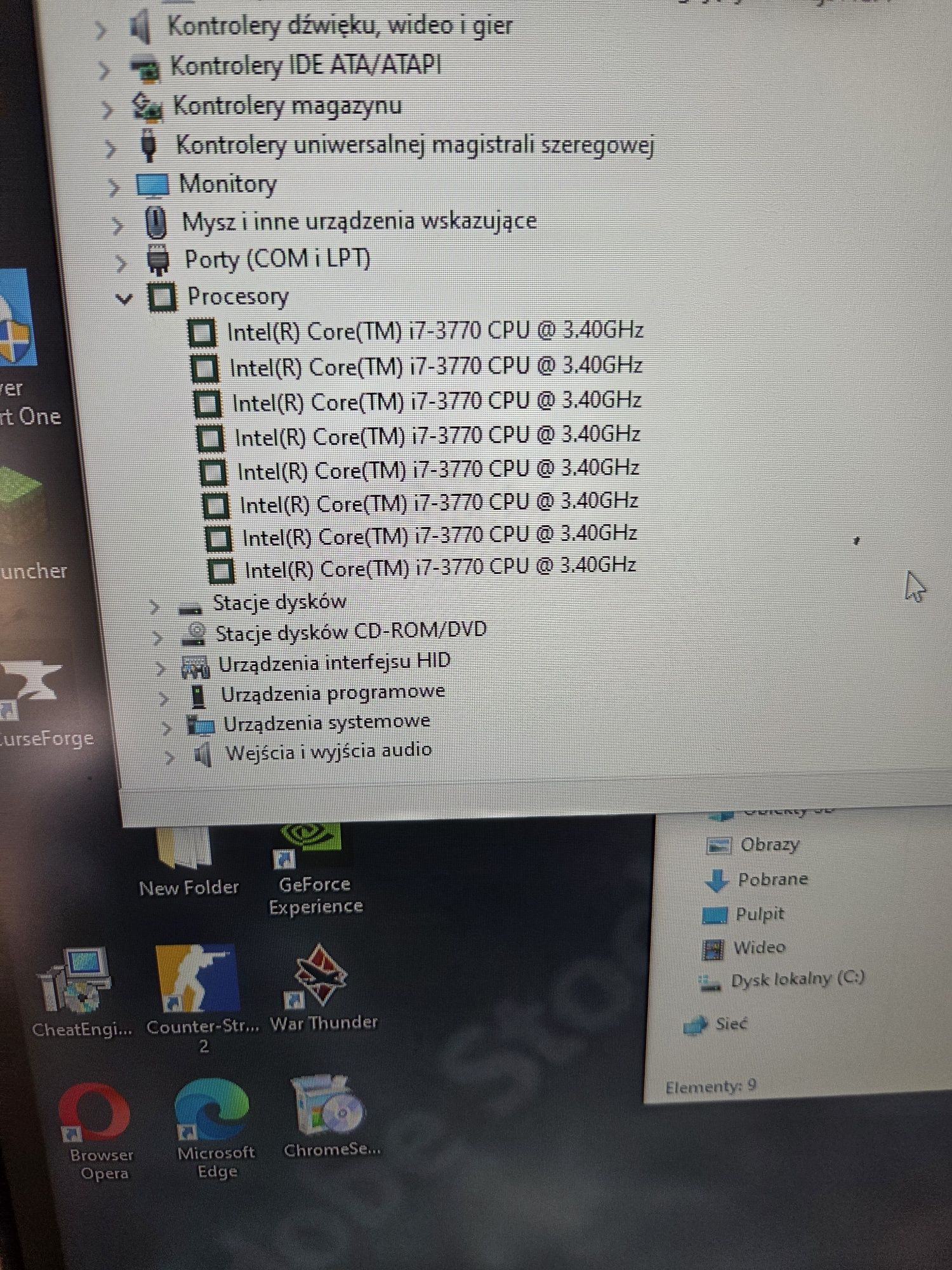 Komputer stacjonarny z monitorem