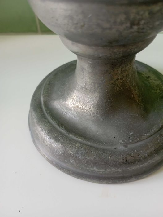 Castiçal antigo em estanho