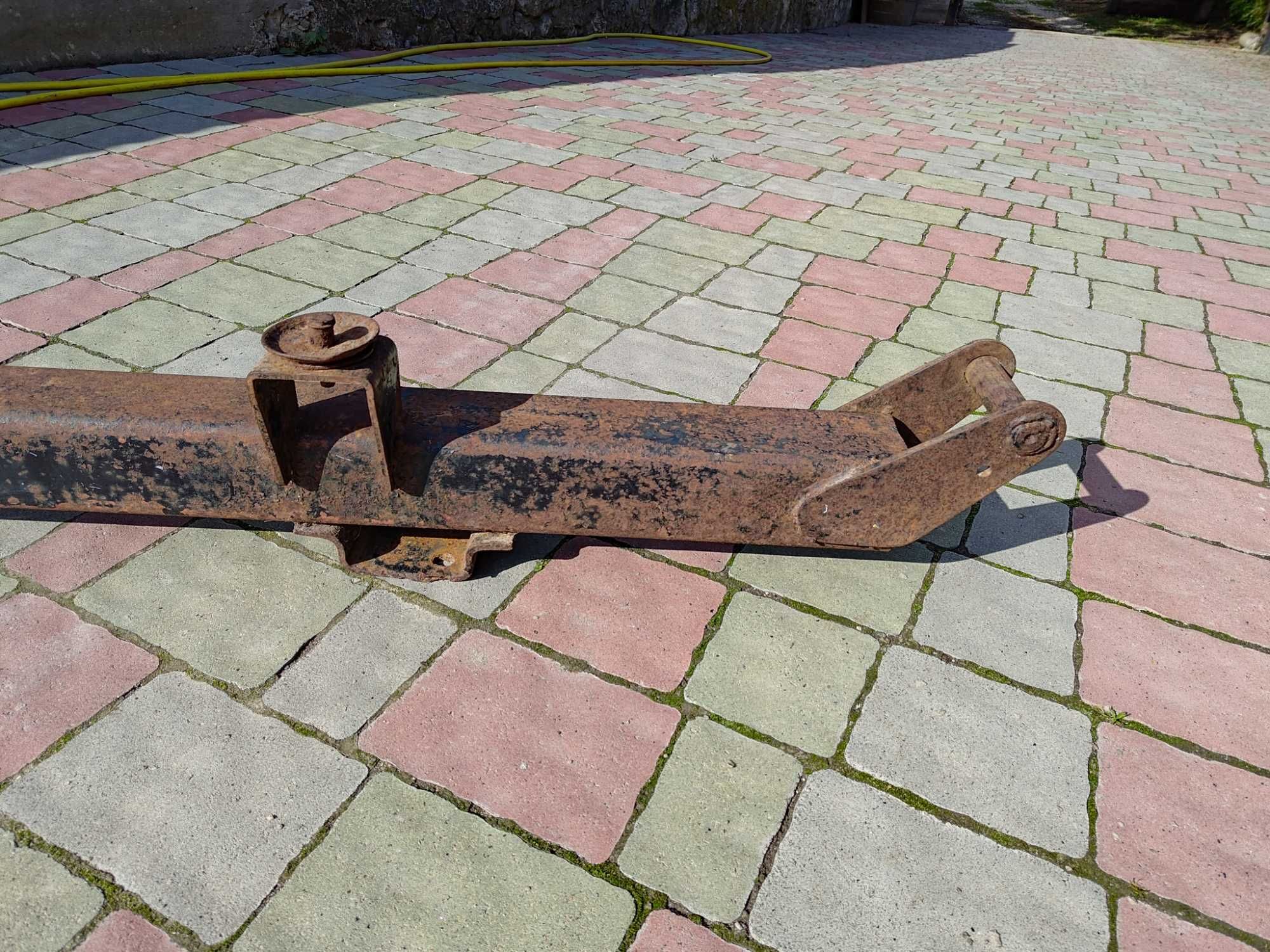 Траверса ГАЗ 53. Передня опорна балка кузова.