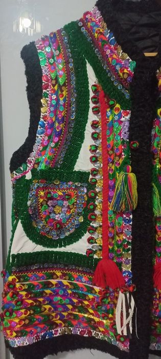 Прощається гуцульський кожух