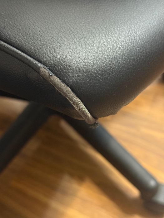 Fotel biurowy czarny