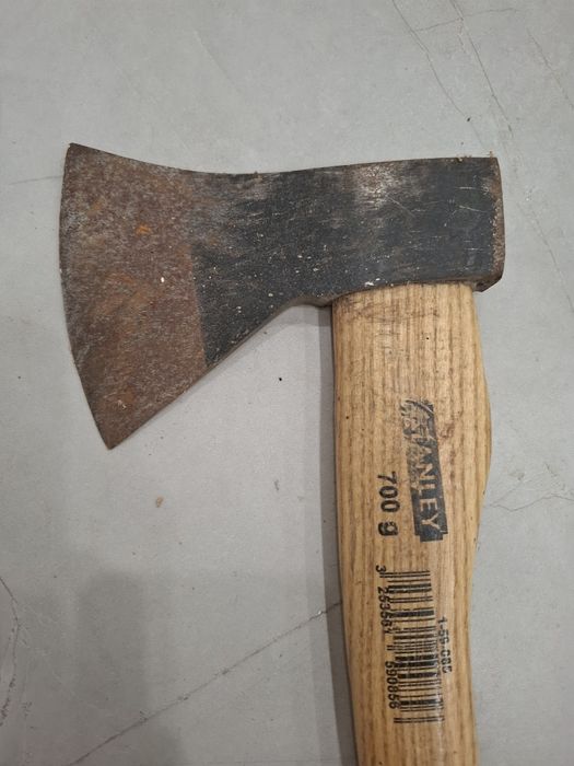 Siekiera  Stanley 700g