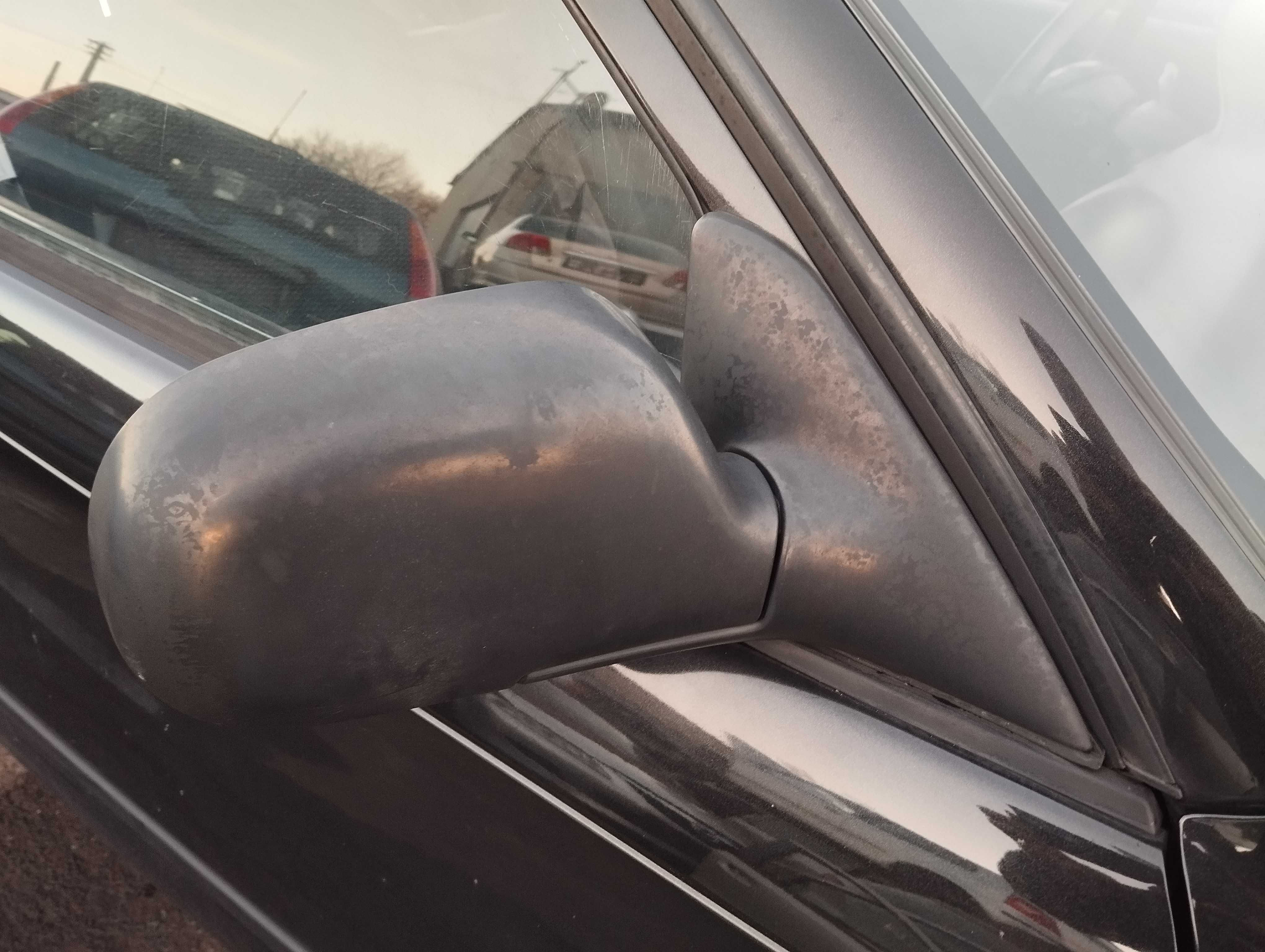 Toyota Corolla AE100 1.4i 3D 1996r.Lusterko zewnętrzne prawe.