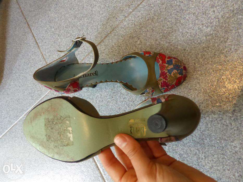 Vendo sandálias CACHAREL 36