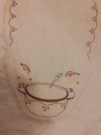 Serwetka haftowana dla dzieci waza zupy krasnale bdb 68x33 Horney