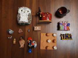 Conjunto de várias peças artesanais, tradicionais e decorativas