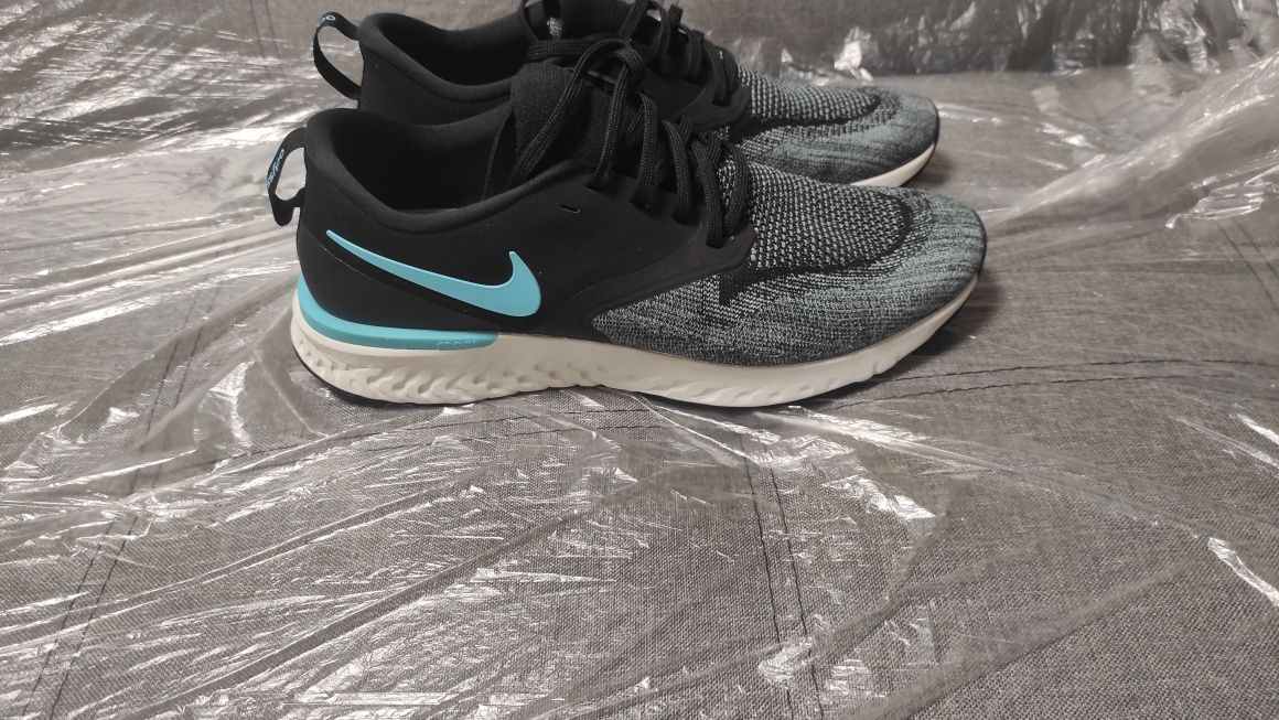 Nike odyssey react 2 flyknit