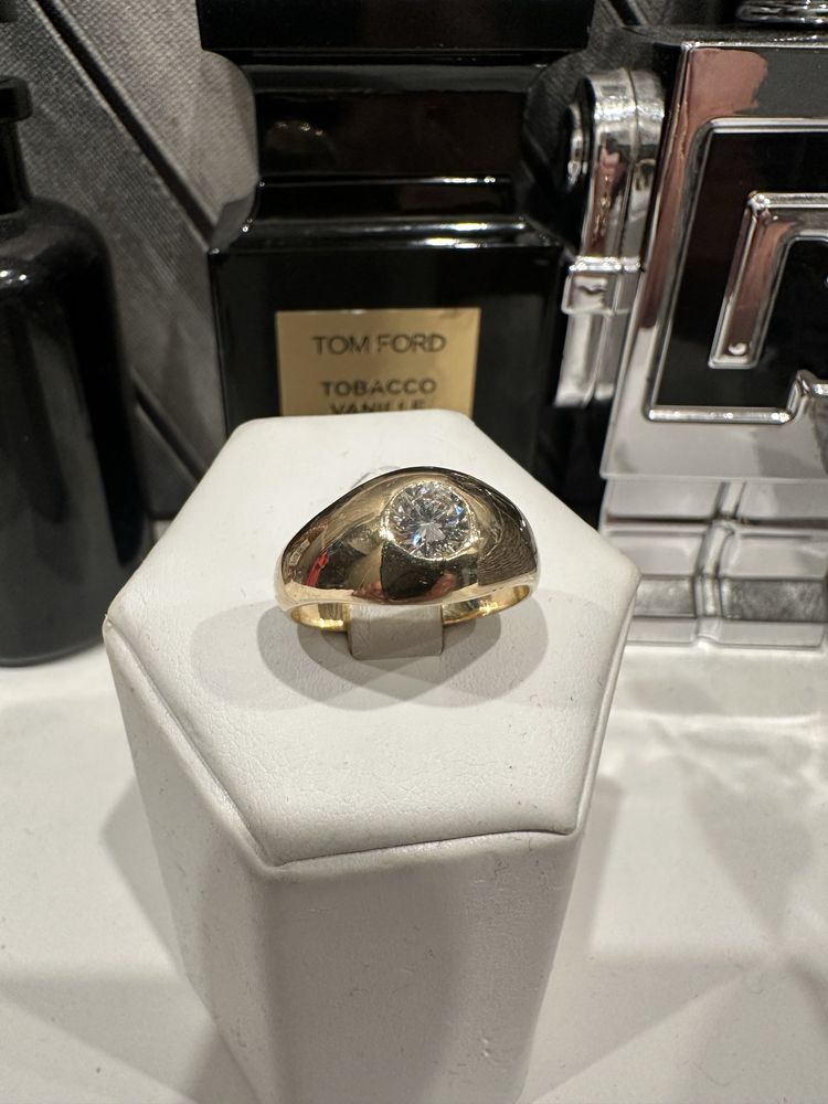 Pierścionek złoty z brylantem 0.71 ct