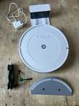 iRobot Roomba Combo Essential Biały
