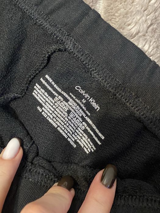 Продам чоловічі штани нові Calvin Klein