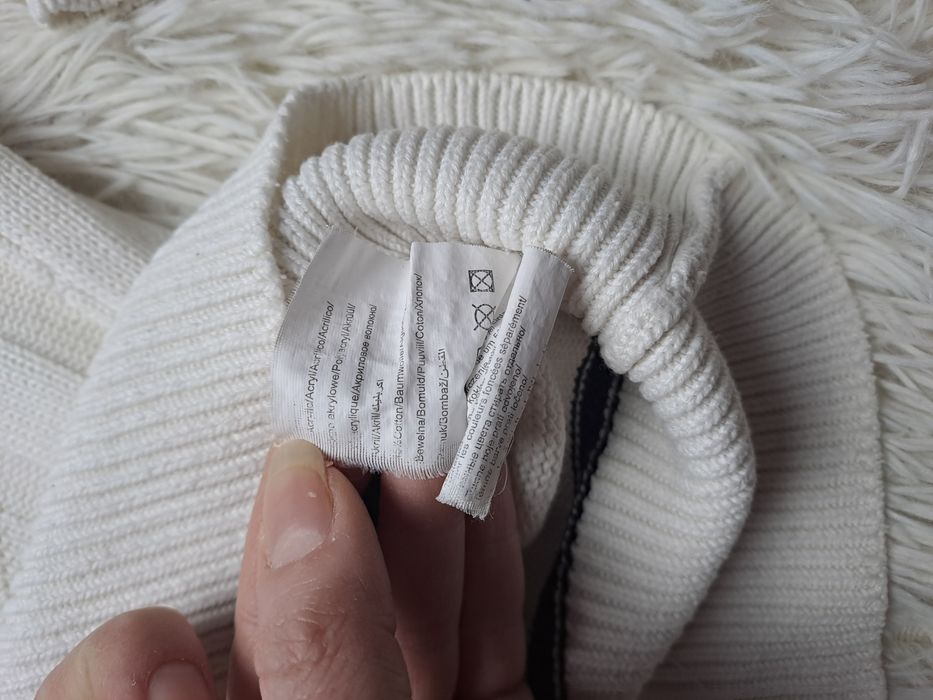 Biały sweter Dekolt V Old Money | Golf style | Czarne Paski | Dekolt V