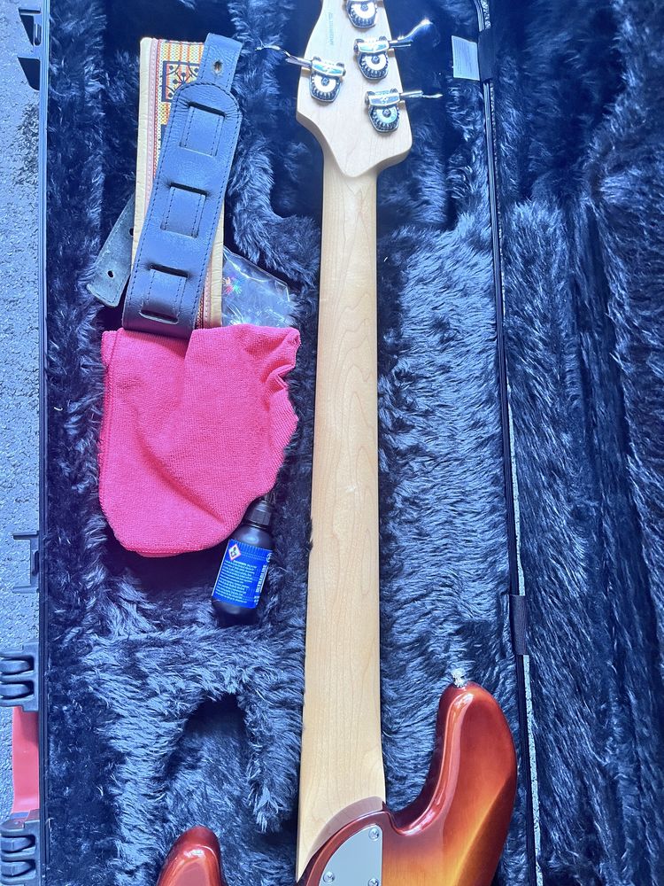 Gitara basowa Fender Jass Bass Elite USA