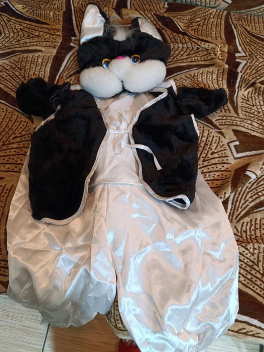 Распродаж. Новорічні та карнавальн дитячі і костюмы